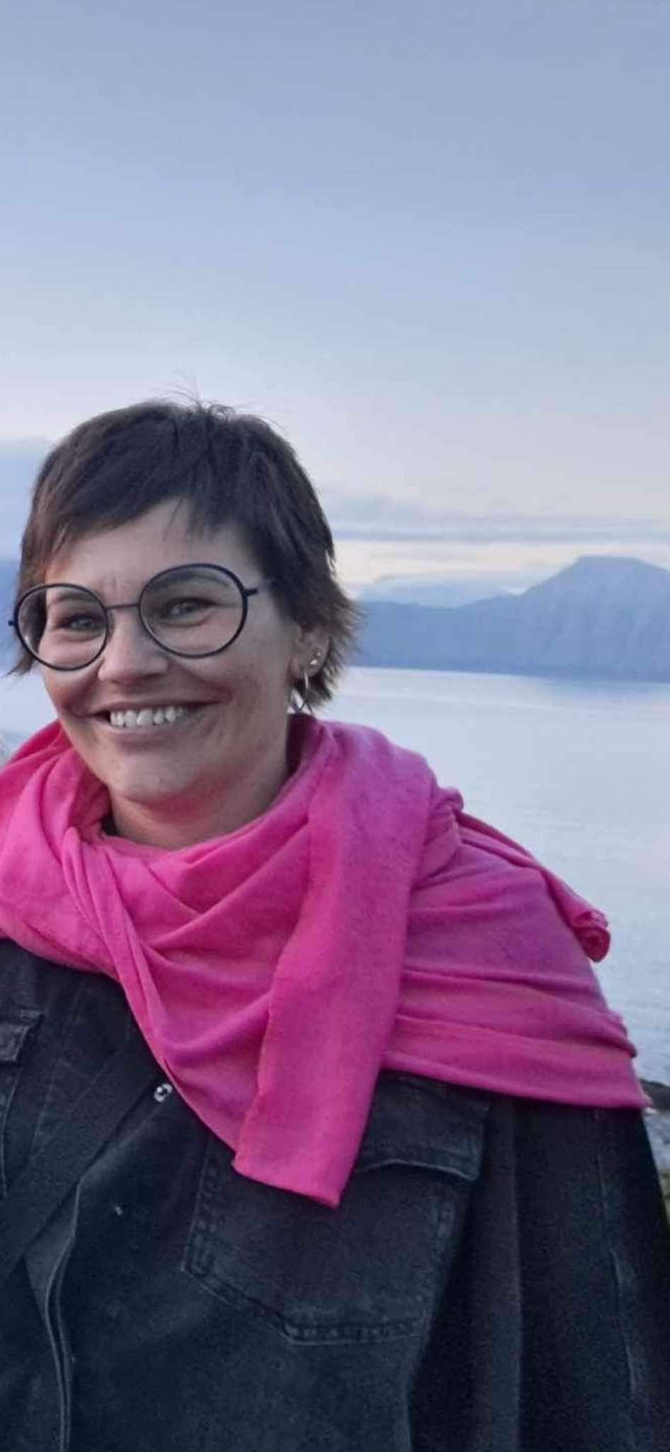 Maria A. Hentze, sum greiðir frá síni viðgerð fyri lendapínu